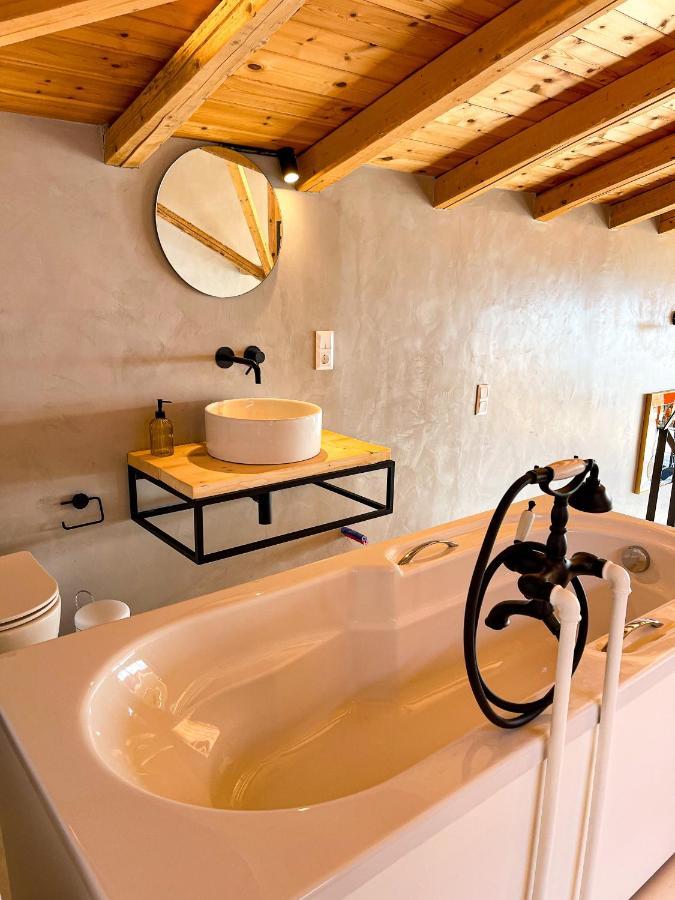 Modern Stone Villas With Swimming Pool Alivéri Kültér fotó